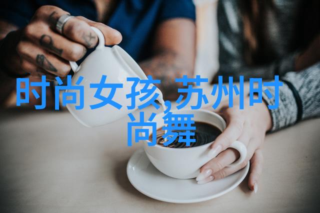 欧阳青演唱会余温未尽 作客香港TVB文化广场