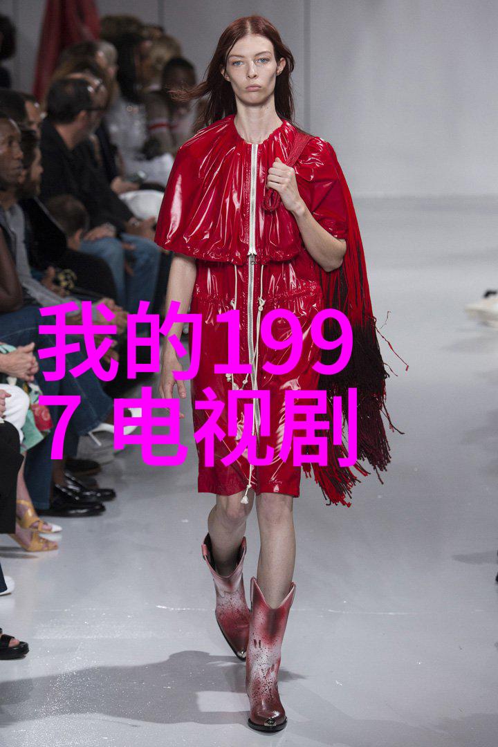 汤加丽艺术写真捕捉时尚之神的多面魅力