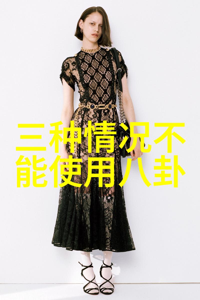 我要上头条杨千嬅同行伴随老公与新欢逛街老公醉酒颜面潮红步履蹒跚而她旁若无人与新欢并肩而立