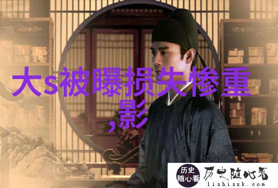 网络上的虚拟世界与现实生活中的普通女孩