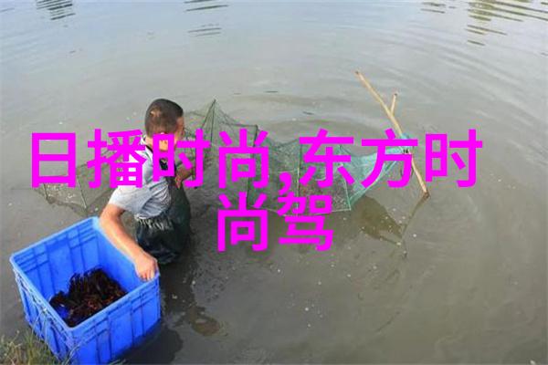 李若彤穿肉色打出席活动，和刘嘉玲合影输得好惨！