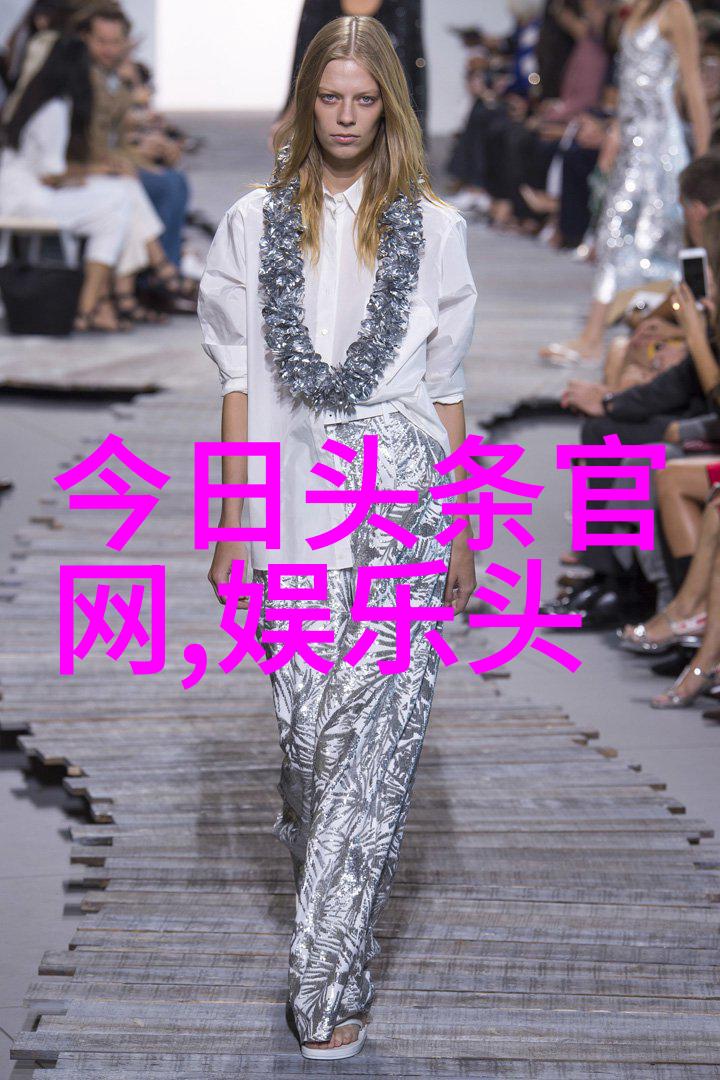手机一端追星电视剧一端看剧罗云熙与章若楠的新作爱情遇见达尔文开机了这部高颜值CP双向奔赴甜蜜爆棚的作