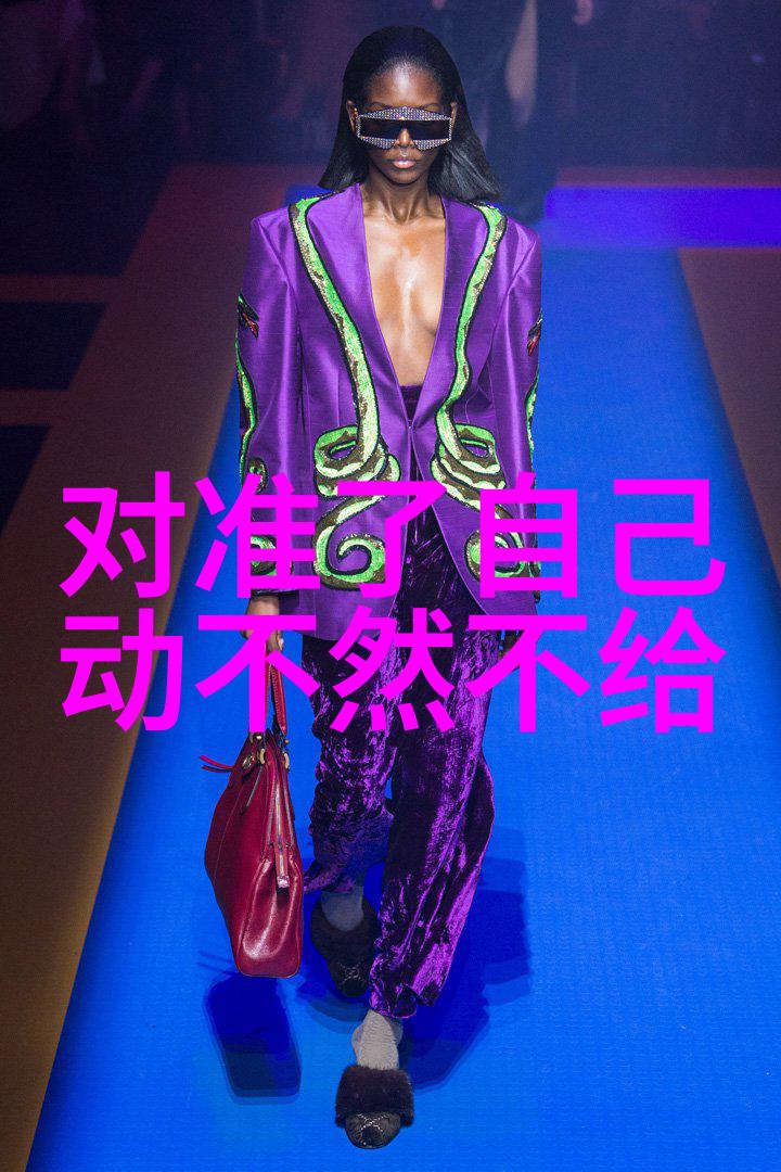 美丽的形态-捕捉妩媚乳房写真艺术探索