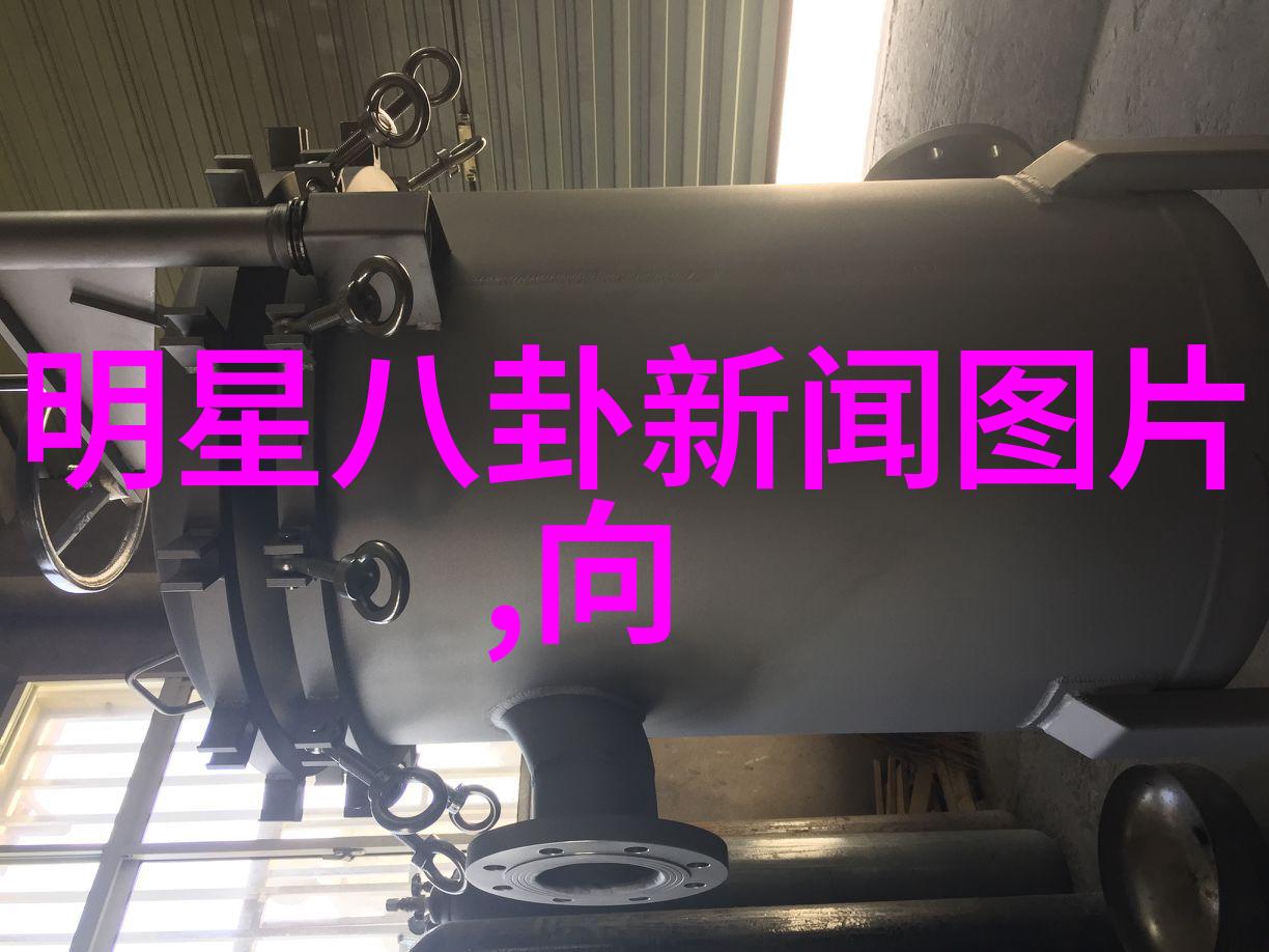 修杰楷的帅气造型让人心动他在活动中一亮相就吸引了所有人的目光同时他也透露了关于贾静雯封后生活的一些情
