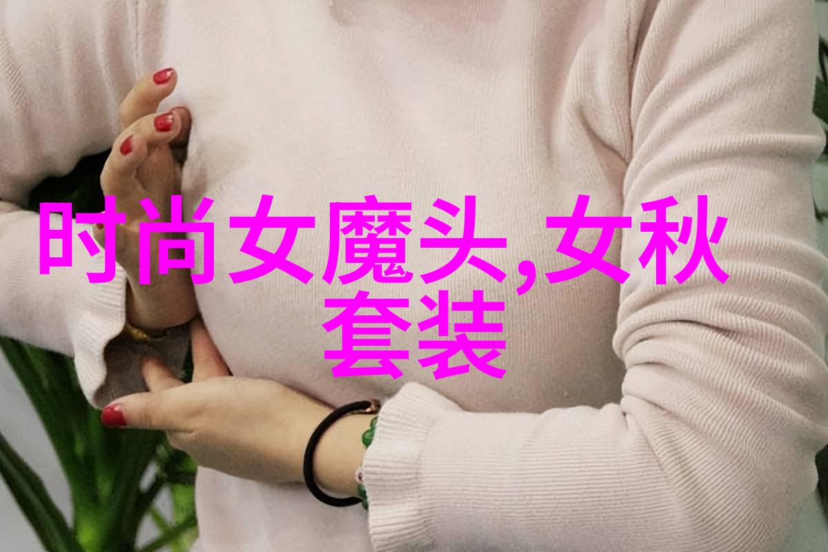 杨烁硬汉型男变全能汪爸 与萌宠嬉戏其乐融融