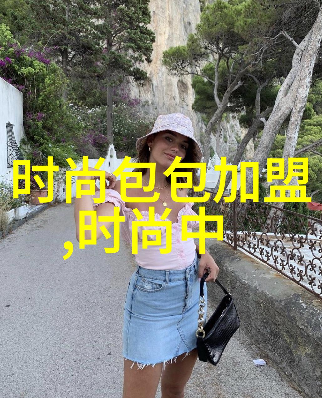 吴秀波强上唐艺昕照片事件网络风波与明星隐私权的紧张对峙