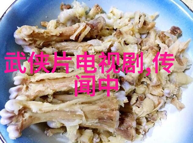 汤唯带女儿在台海自然风光中享受披萨主动摆出V字形态赢得网友赞赏展现高情商与和谐关系