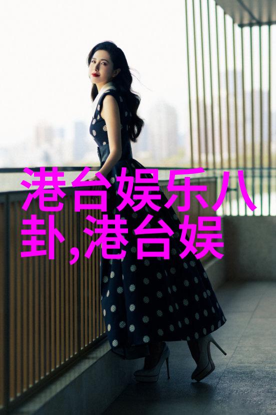 林允甜蜜抱玩偶写真图片治愈系超萌瞬间
